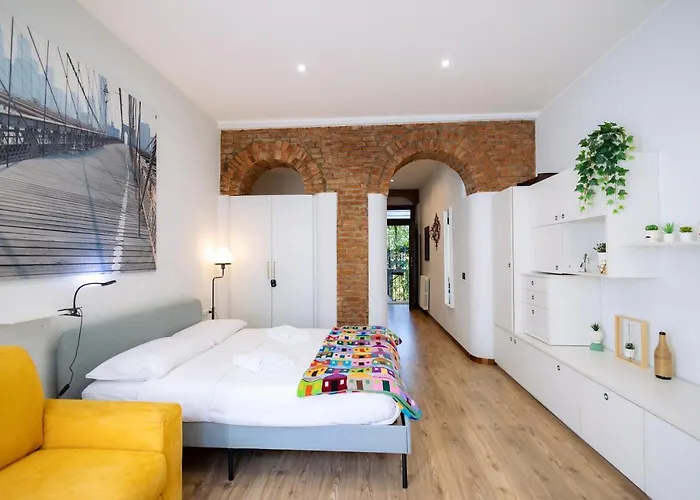 tHE Red Bricks Home - Tricolore San Babila